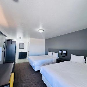 Queen Room Two Queen Beds